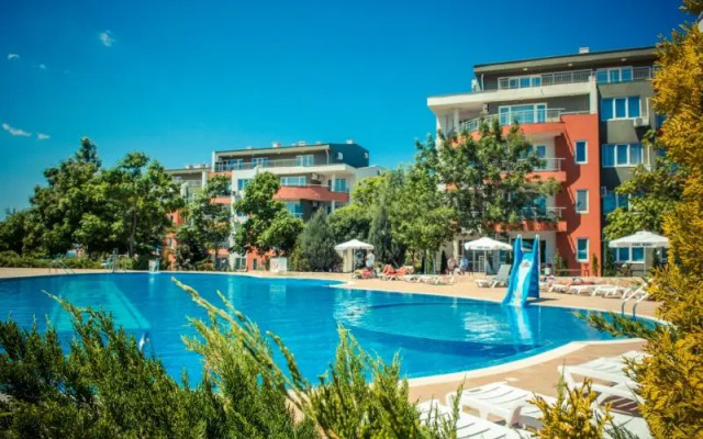 Green Fort Noks Apartments