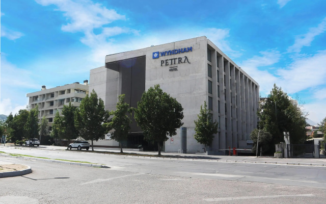 Wyndham Santiago Pettra
