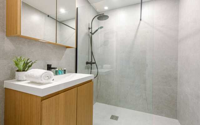 Luminous Family Apartment With Magnificent View