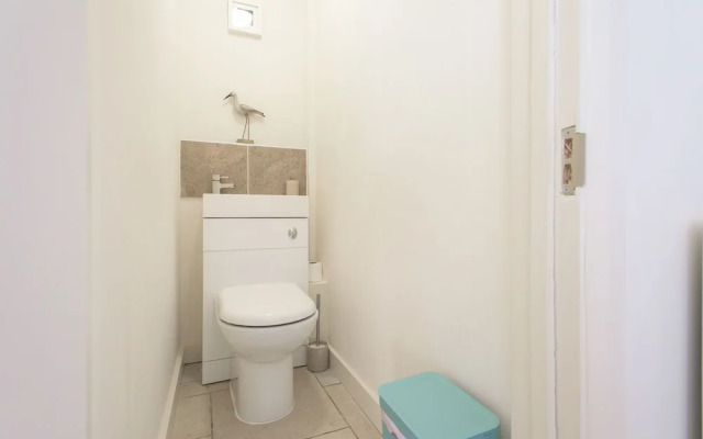 Platinum Apartment Mornington Crescent 9986