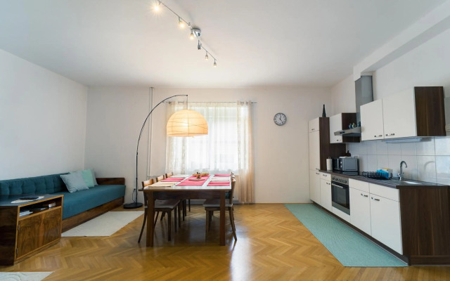 Sunny Villa Apartments