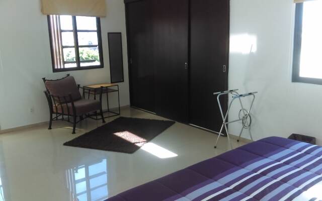 House Near the Center With Parking