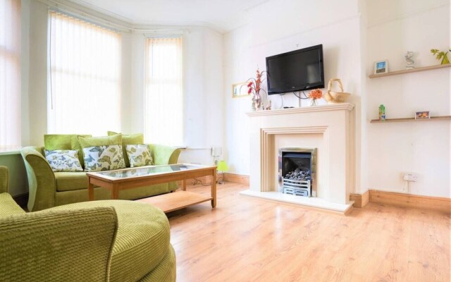 Charming 4-bed, Pet Friendly House in Liverpool
