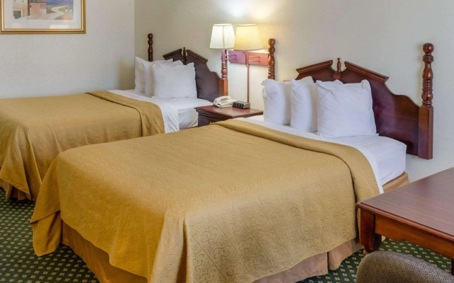Econo Lodge Inn & Suites Philadelphia MS