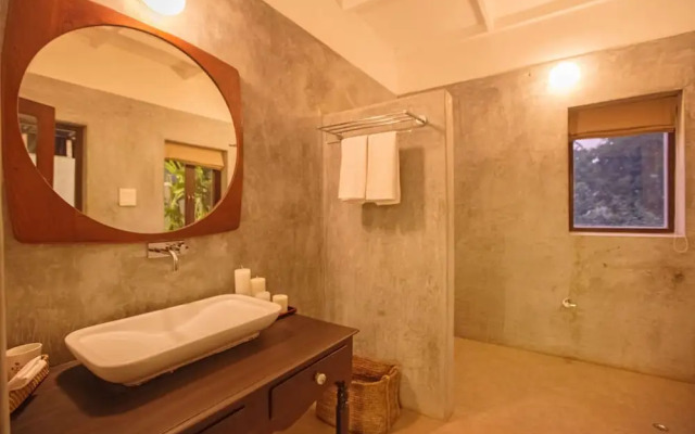 Salt by Hireavilla - 4BR w Heated Pool in Siolim