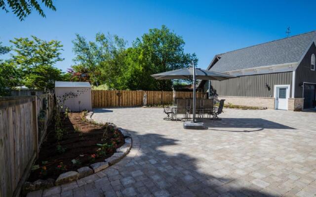 Hughson Hall Bed & Breakfast