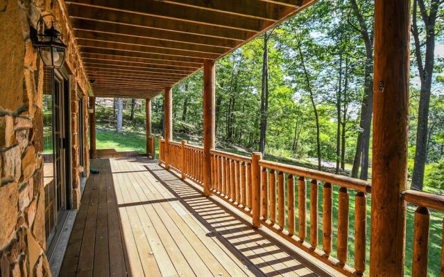 Old Bruin's Den 4 Bedroom House