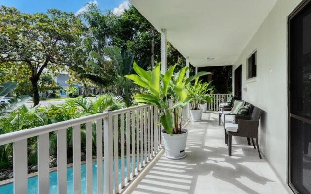 Tropical Reef Apartments