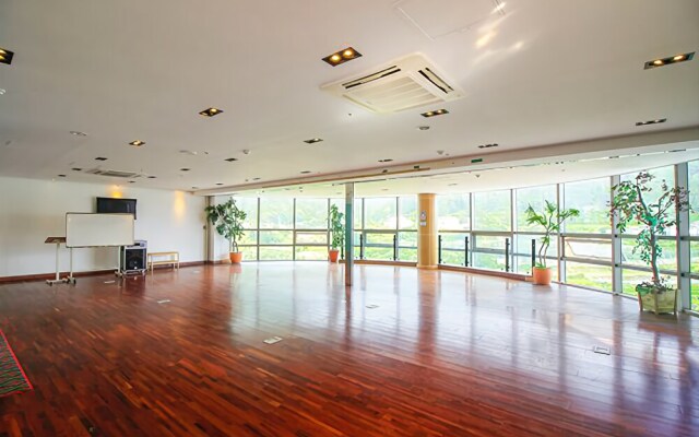 Yangsan Baegseong Eco View Pension