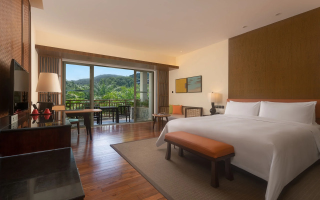 Le Meridien Shimei Bay Beach