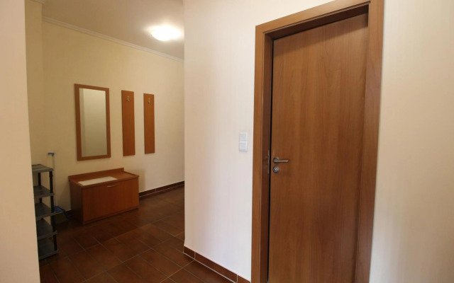 2 bedroom apartment near Gondola