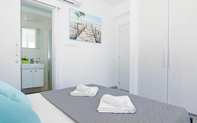 Caren Paralimni in Paralimni