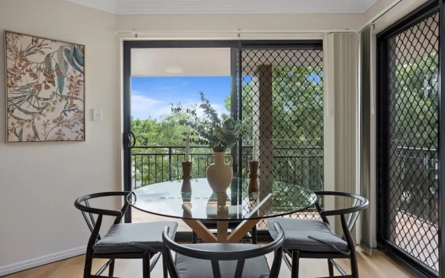Comfy 2-bedroom Family Apartment With Free Parking