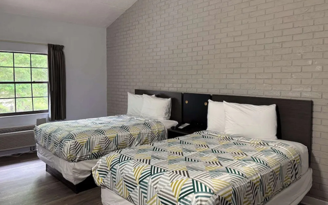 Travelodge Inn & Suites Tallahassee North