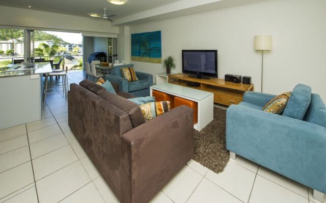 Beachside Magnetic Harbour Holiday Apartments