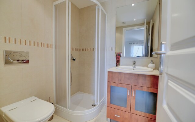 Ria Alvor Luxurious Golf View Villa