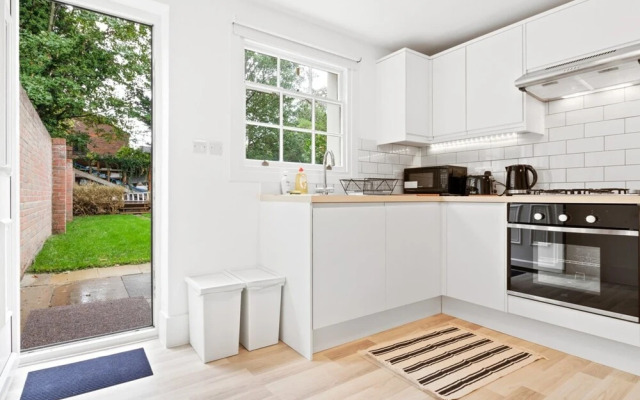 Airy, Spacious 1-bed apt With Garden in Brixton