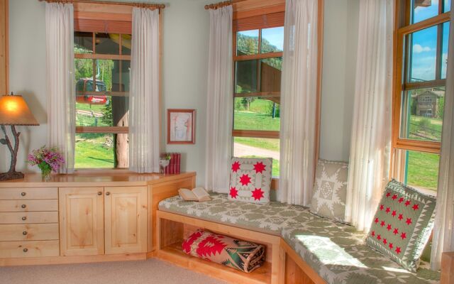 Cody House by JHRL