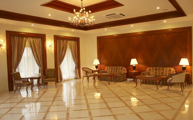 Golden Landmark Resort