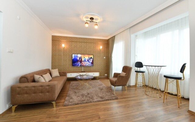 Dilek Suite 7