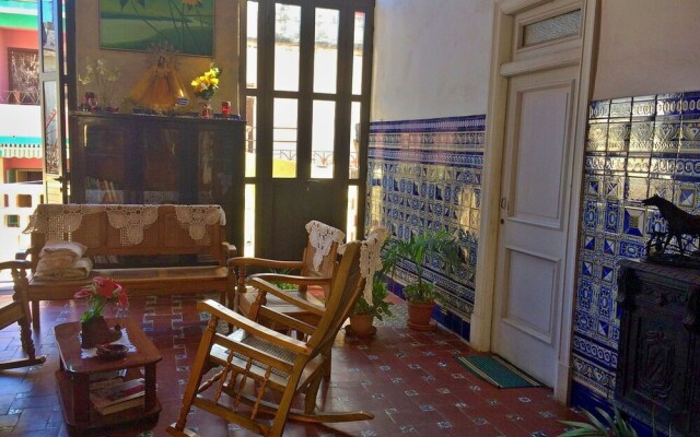 Sierra-Barroso's Colonial House