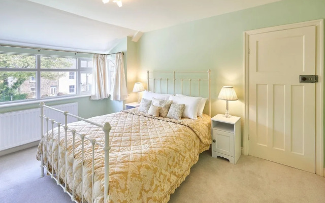 Host Stay The Moorings