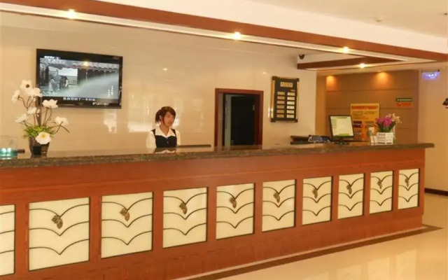 Greentree Inn Suzhou Taicang Baolong Square Express Hotel