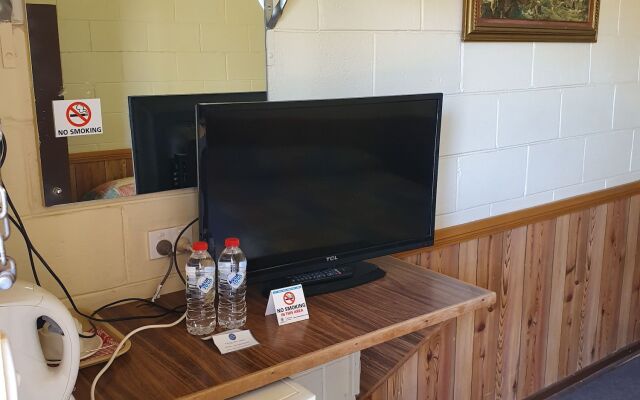 Opal Inn Hotel Motel