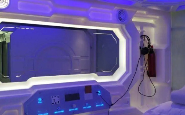 Intercity Capsule Youth Hostel Temple