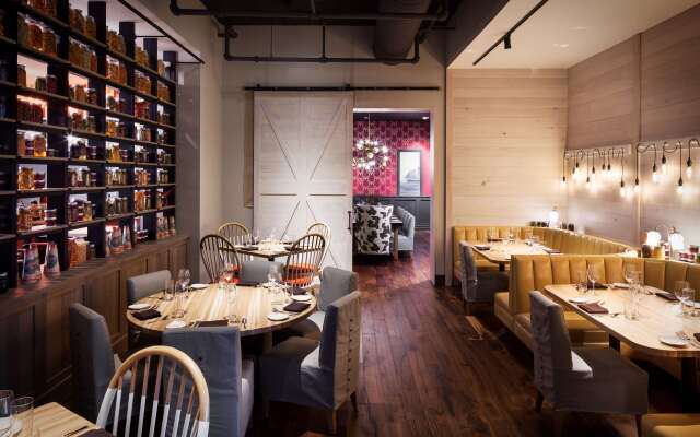 The Logan Philadelphia, Curio Collection by Hilton