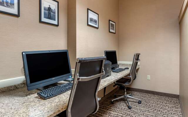 Comfort Suites Downtown Carlisle