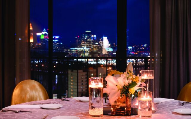 Radisson Hotel Cincinnati Riverfront