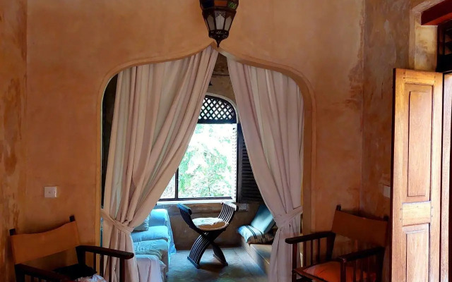Samaki House
