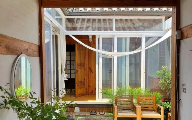 Seoul Story Hanok