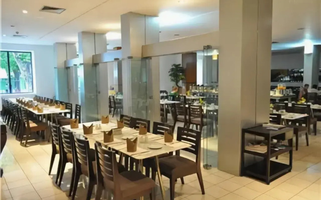 Rede Andrade Luxor Hotel