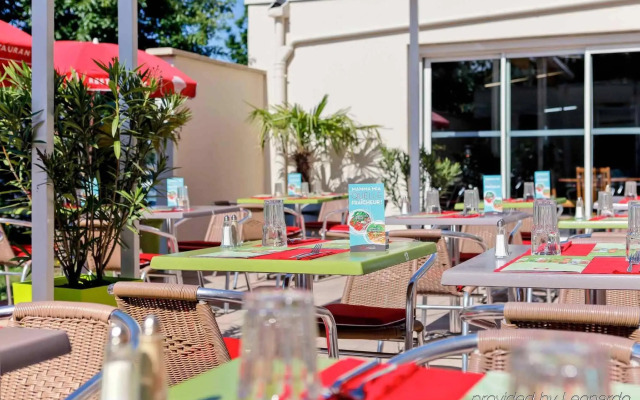 ibis Lyon Est Bron