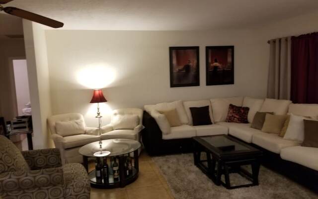 2Bed 2Bath Half Duplex Home
