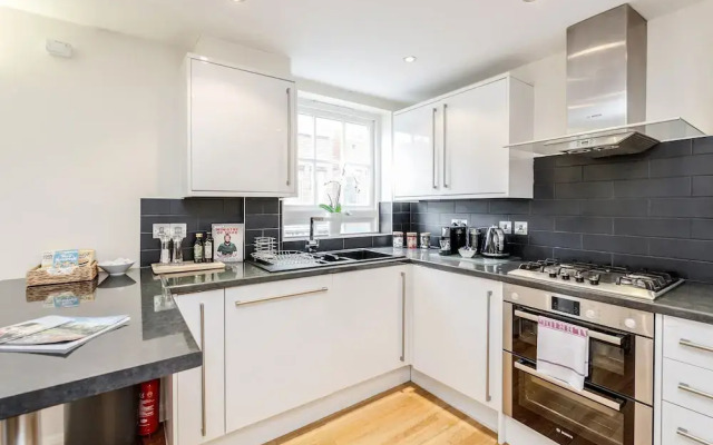 Large Apartment near Windsor Castle
