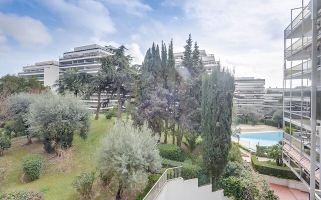 4 people apartment - AC and swimming pool by Weekome