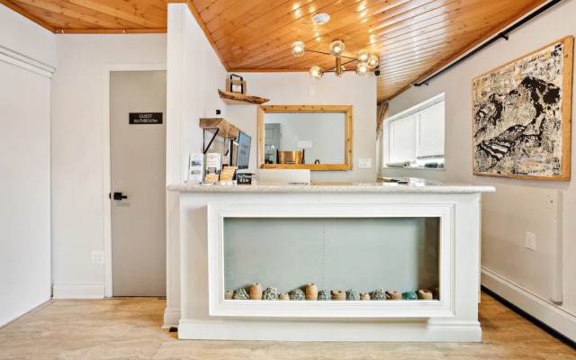 Highliner Hotel - Queen Suites