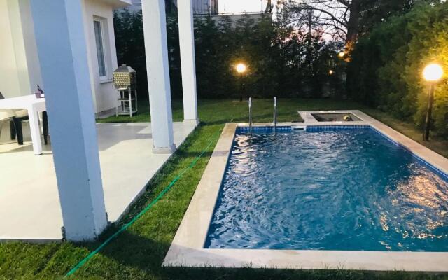 Sapanca Manzara Villa 2 Isıtma Havuzlu