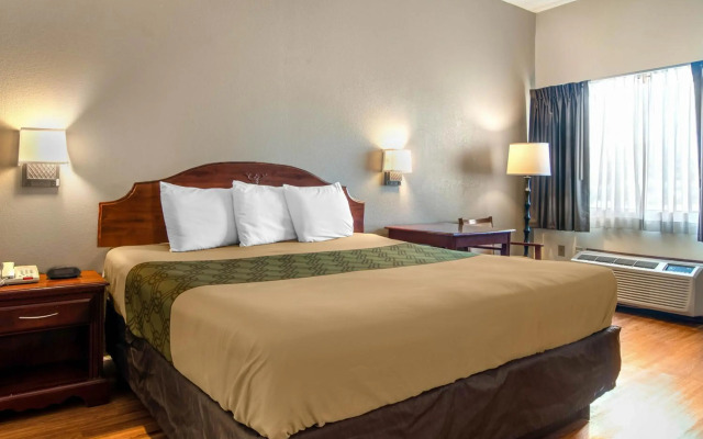Econo Lodge Inn & Suites near Chickamauga Battlefield