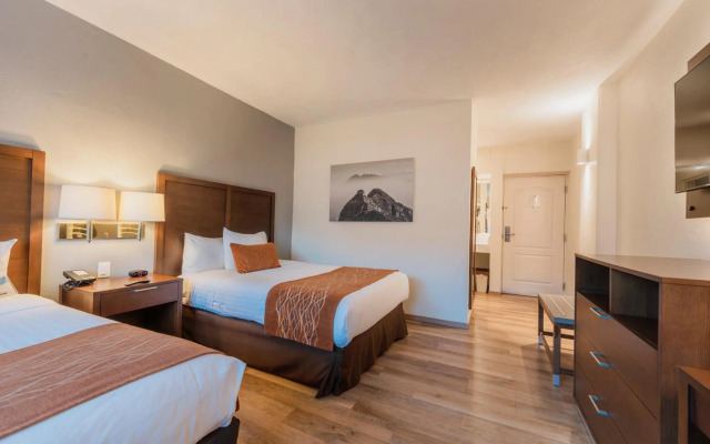 Comfort Inn Monterrey Valle