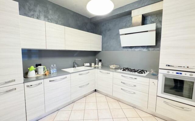 Lady Teresa Apartment by Ca-sa Check