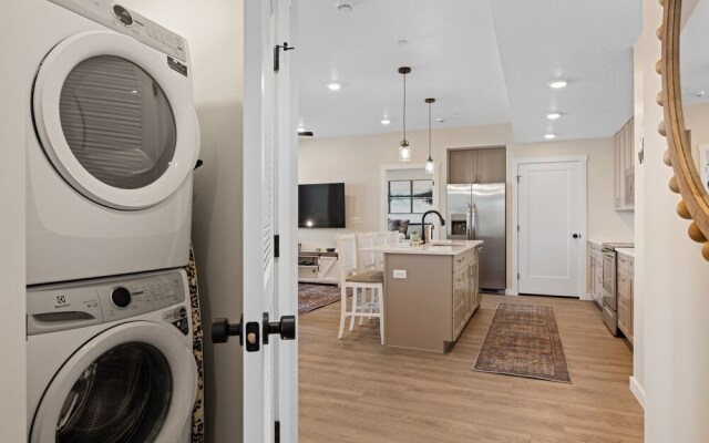 Desert Oasis 3 Bedroom Condo