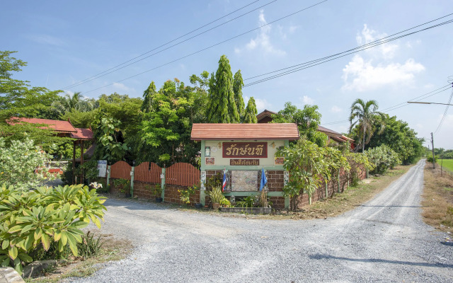 OYO 402 Raknatee Resort