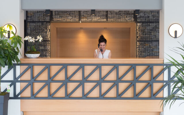Mythic Summer Hotel