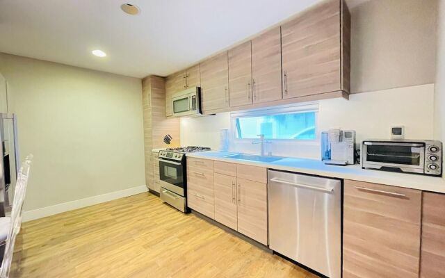 Modern 1Bd Famous  Venice 10B