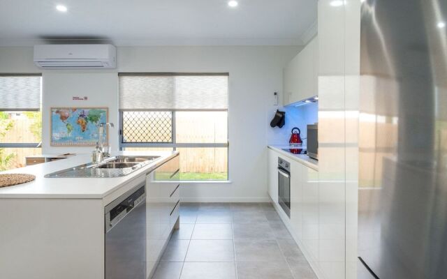 Blue Lagoon Villa B in Trinity Beach