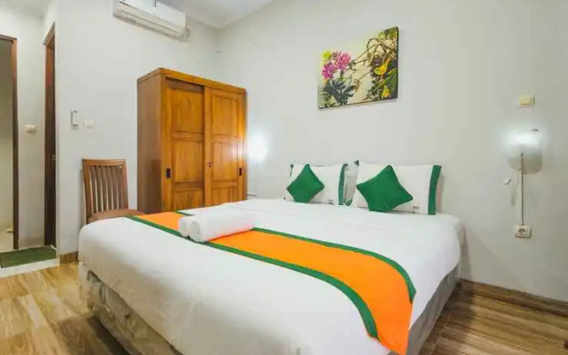 Villa Prambanan with Private Pool dekat Candi Prambanan by Simply Homy – Guest Rooms – Sleman